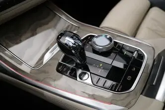 BMW X7, 3.0, 195 kW, дизель, автомат, полный привод