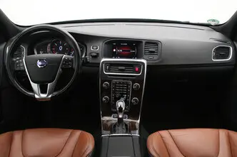 Volvo V60, 2.4, 158 kW, plug-in hybrid, automatic, four-wheel drive
