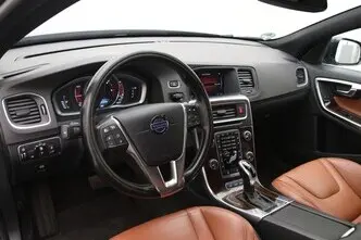 Volvo V60, 2.4, 158 kW, plug-in hybrid, automatic, four-wheel drive