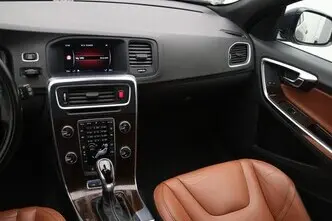 Volvo V60, 2.4, 158 kW, plug-in hybrid, automatic, four-wheel drive