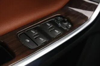 Volvo V60, 2.4, 158 kW, plug-in hybrid, automatic, four-wheel drive