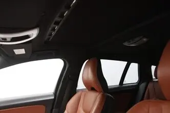 Volvo V60, 2.4, 158 kW, plug-in hybrid, automatic, four-wheel drive