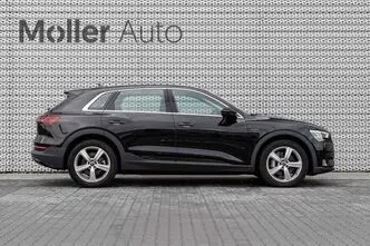 Audi e-tron, 300 kW, электричество, автомат, полный привод