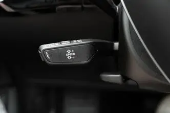 Audi e-tron, 300 kW, электричество, автомат, полный привод
