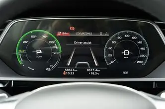 Audi e-tron, 300 kW, электричество, автомат, полный привод