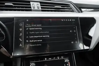 Audi e-tron, 300 kW, электричество, автомат, полный привод