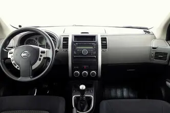 Nissan X-Trail, 2.0, 104 kW, petrol, manual, four-wheel drive