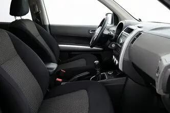 Nissan X-Trail, 2.0, 104 kW, petrol, manual, four-wheel drive