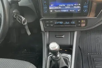 Toyota Corolla, 1.6, 97 kW, бензин, механическая, передний привод