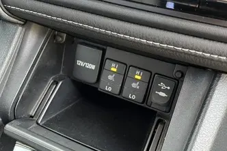 Toyota Corolla, 1.6, 97 kW, бензин, механическая, передний привод
