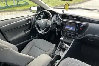 Toyota Corolla, 1.6, 97 kW, бензин, механическая, передний привод