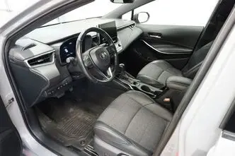 Toyota Corolla, 1.8, 72 kW, hybrid, automatic, front-wheel drive