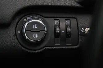 Opel Insignia, 1.6, 100 kW, дизель, механическая, передний привод