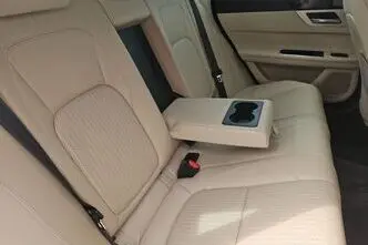 Jaguar XF, 2.0, 132 kW, дизель, автомат, задний привод