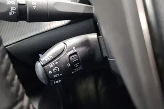 Peugeot e-2008, электричество, автомат, передний привод