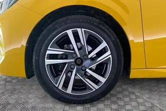 Peugeot 208, 1.2, 55 kW, бензин, механическая, передний привод