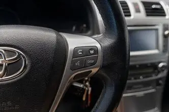 Toyota Avensis, 1.8, 106 kW, бензин, механическая
