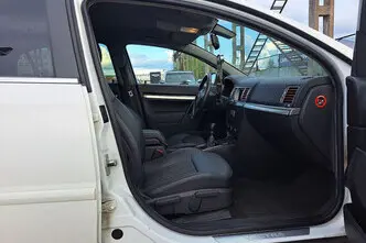Opel Vectra, 2.2, 154 kW, petrol, manual, front-wheel drive