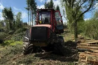 Komatsu 875