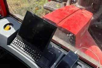 Komatsu 875