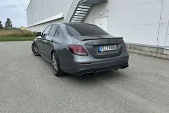 Mercedes-Benz AMG E 63 S, 4.0, 450 kW, бензин, автомат, полный привод