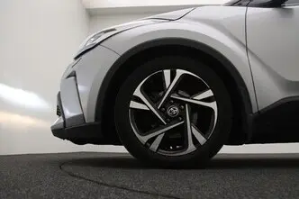 Toyota C-HR, 1.8, 90 kW, hybrid, automatic, front-wheel drive