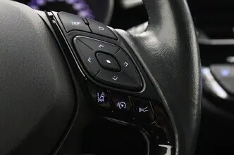 Toyota C-HR, 1.8, 90 kW, hybrid, automatic, front-wheel drive