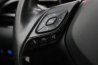 Toyota C-HR, 1.8, 90 kW, hybrid, automatic, front-wheel drive