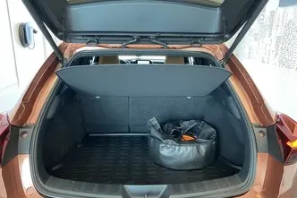 Lexus UX 300, 57 kW, elekter, esivedu