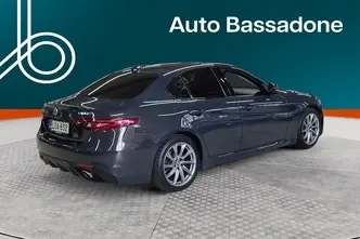 Alfa Romeo Giulia, 2.0, 206 kW, petrol, automatic, four-wheel drive