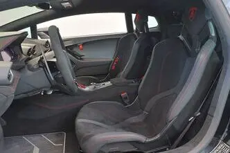 Lamborghini Huracán, 5.2, 470 kW, petrol, automatic, rear-wheel drive