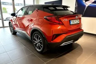 Toyota C-HR, 2.0, 112 kW, hybrid, automatic, front-wheel drive