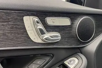 Mercedes-Benz GLC 300, 2.0, 143 kW, plug-in hybrid, automatic, four-wheel drive
