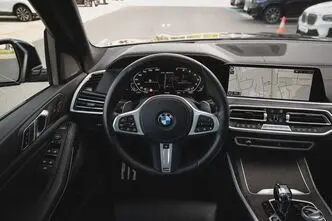 BMW X5, 4.4, 390 kW, petrol, automatic, four-wheel drive