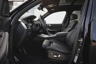 BMW X5, 4.4, 390 kW, petrol, automatic, four-wheel drive