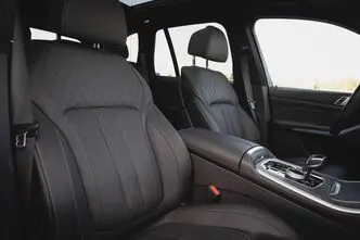 BMW X5, 4.4, 390 kW, petrol, automatic, four-wheel drive
