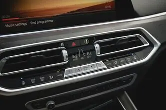 BMW X5, 4.4, 390 kW, petrol, automatic, four-wheel drive