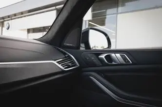 BMW X5, 4.4, 390 kW, petrol, automatic, four-wheel drive