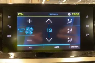 Peugeot e-2008, electric, automatic, front-wheel drive