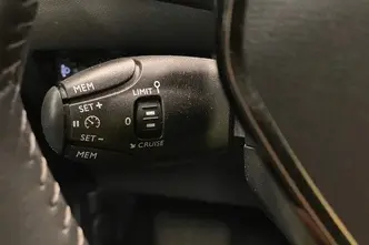 Peugeot e-2008, electric, automatic, front-wheel drive