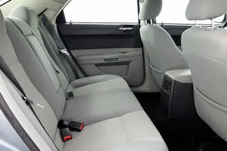Chrysler 300C, 2.7, 193 kW, bensiin, automaat, tagavedu