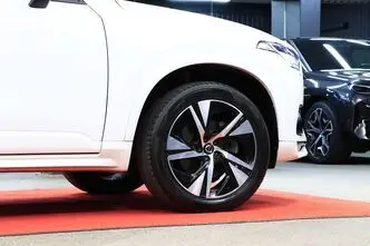 Volvo XC90, 2.0, 173 kW, hybrid, automatic, four-wheel drive