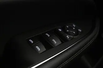 Opel Insignia, 2.0, 128 kW, дизель, механическая, передний привод