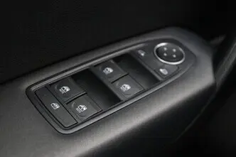 Renault Captur, 1.0, 74 kW, бензин, механическая, передний привод