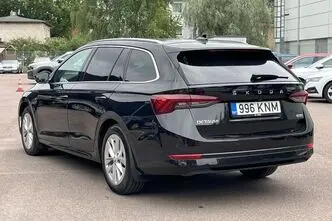 Škoda Octavia, 1.5, 110 kW, гибрид, автомат, передний привод