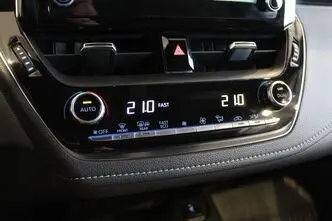 Toyota Corolla, 1.8, 72 kW, гибрид, автомат, передний привод