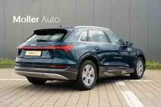 Audi e-tron, 300 kW, электричество, автомат, полный привод