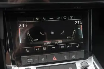 Audi e-tron, 300 kW, электричество, автомат, полный привод