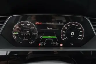 Audi e-tron, 300 kW, электричество, автомат, полный привод