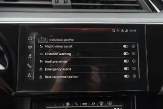 Audi e-tron, 300 kW, электричество, автомат, полный привод